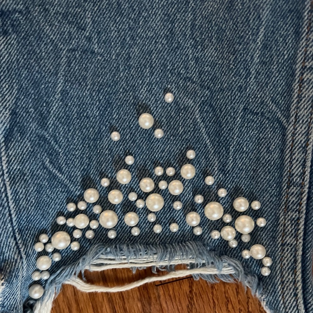 Rare H&M pearl beaded jeans- size 28, girlfriend fit
